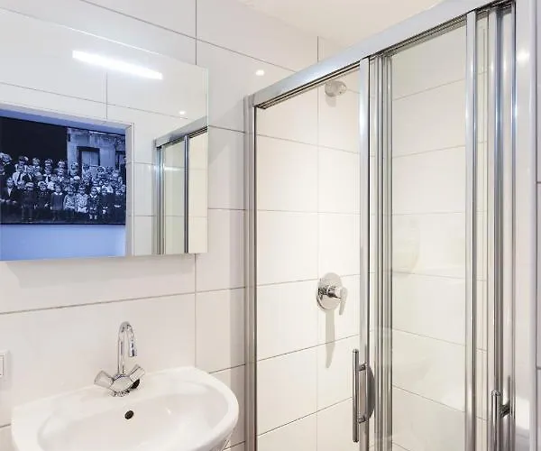 Hostel Room Rotterdam Хостел *