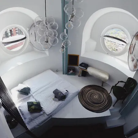 بيت شباب الشباب روم